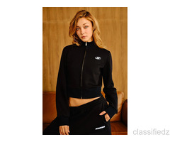 A Practical Layering Choice: women’s jackets