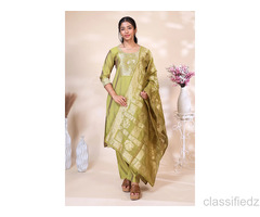 What Makes a Three Piece Suit Set for Women Ideal for Special Occasions?